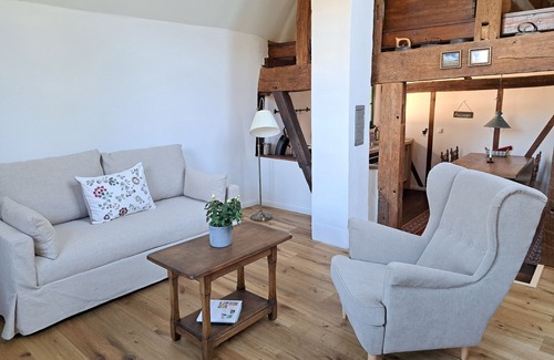 Antweiler Apartment | Enchanting Loft Retreat with Ocean View and Idyllic Garden