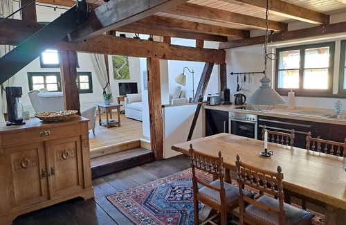 Antweiler Apartment | Enchanting Loft Retreat with Ocean View and Idyllic Garden
