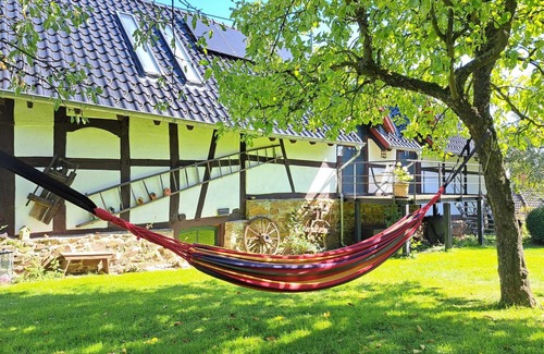 Antweiler Apartment | Enchanting Loft Retreat with Ocean View and Idyllic Garden