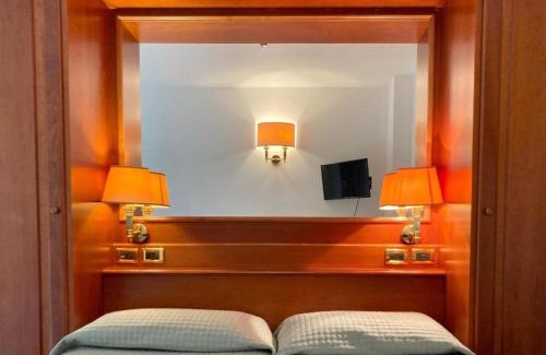 Colonnata Hotel | Inviting Garden Retreat at Firenze Nord Airport