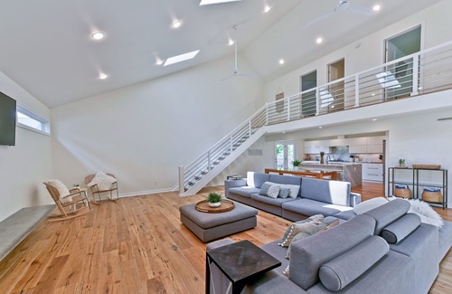 Northeast Virginia Beach House | Ideal Retreat in the Heart of VB Resort - Steps to Beach