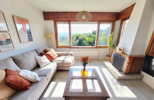 A Guarda Ski Chalet | Beachfront Getaway with Ocean Views and Pet-Friendly Amenities