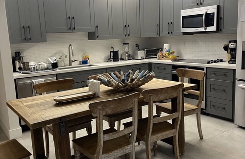 Key Biscayne Apartment | Impressive Key Colony Apartment with Beach, Pool & Tennis