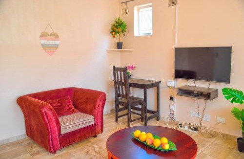 Harare Apartment | Prime 1-Bed Apartment in Harare - Pet and Child Friendly