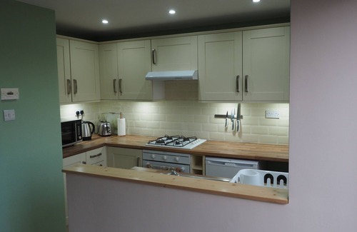 Rustington House | Prime Location: Walk to Beach, Park & Village - 9.6/10 Rated