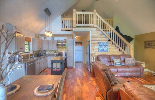 Unaka Cabin | Unforgettable Mountain Views & Family-Friendly Amenities