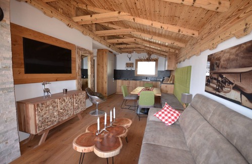 Albeck Apartment | Cozy Getaway at Dream Apartment with Sauna & Valley Views