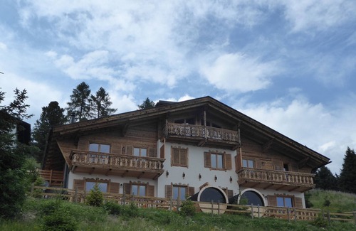 Albeck Apartment | Cozy Getaway at Dream Apartment with Sauna & Valley Views