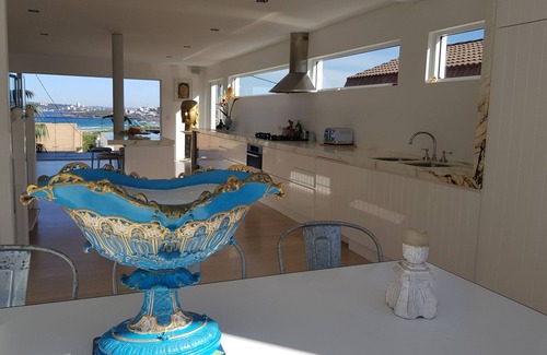 North Curl Curl House | Modern Beach House with Ocean Views & Private Pool - 9.8/10