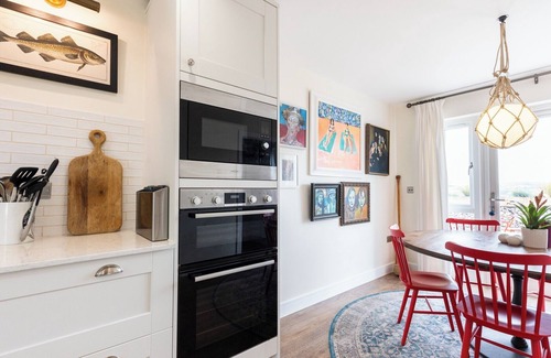 Newport House | Fantastic, new build, self catering, family holiday home with sea, town & countryside views.