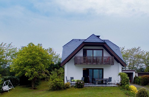 Piesport House | Experience Breathtaking Panoramic Views and Family-Friendly Amenities