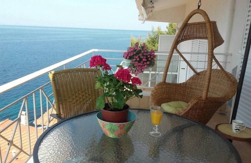 Neos Marmaras Apartment | Oceanfront Pentahouse with Sea View in Neos Marmaras