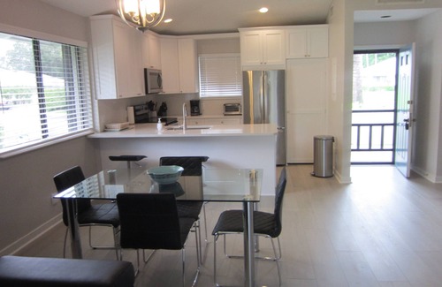 Palm Beach Gardens Condo | Idyllic PGA Club Cottage with Tranquil Pond Views