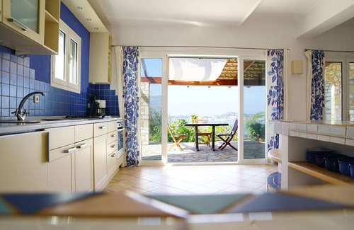 Afionas House | Idyllic Sea Access with Breathtaking Sunset Views