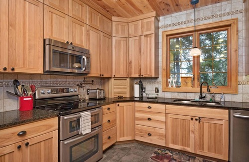 Parkdale House | Inviting Rustic Mountain Lodge with Game Room & Pet Friendly
