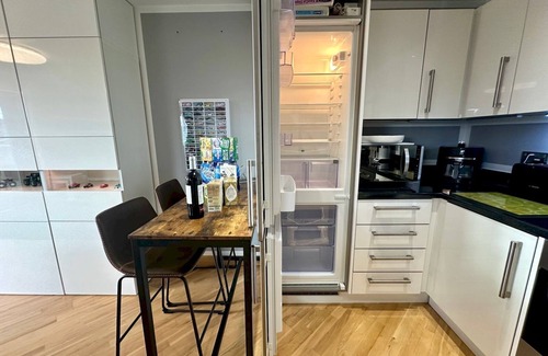 Colchester Apartment | Fantastic River Views Apartment| Pass the Keys