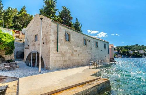 Cove Tri Zala (Zrnovo) Villa | Villa Samostan Prestige: 4-Bedroom Villa with Ocean Views