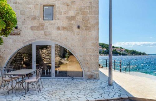 Cove Tri Zala (Zrnovo) Villa | Villa Samostan Prestige: 4-Bedroom Villa with Ocean Views