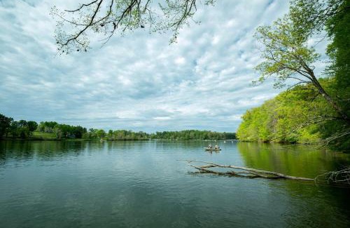Logan Other | Fantastic Secluded Tented Cabin with Fire Pit in Logan, Ohio