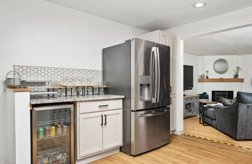 Coburg House | Prime Pet-Friendly Retreat with Hot Tub & Fenced Backyard