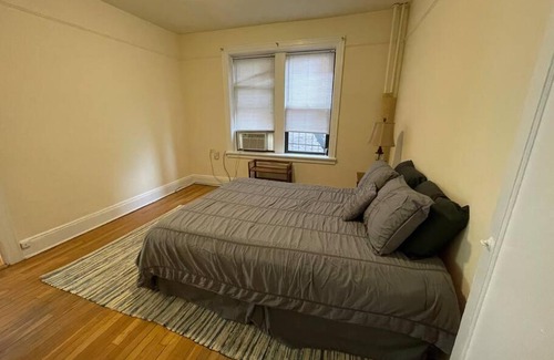 Hoboken Apartment | Ideal Getaway for 4 – Explore Hoboken's Heart!