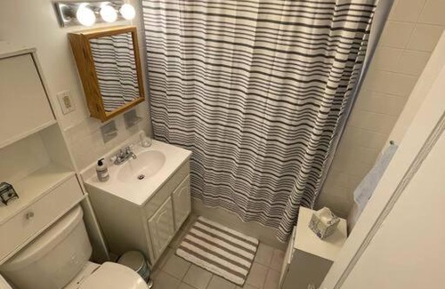 Hoboken Apartment | Ideal Getaway for 4 – Explore Hoboken's Heart!