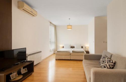 Studentski Grad Apartment | Ideal Studio in Studentski Grad - Highly Rated and Family-Friendly