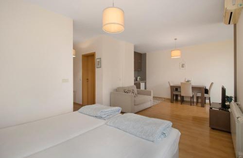 Studentski Grad Apartment | Ideal Studio in Studentski Grad - Highly Rated and Family-Friendly