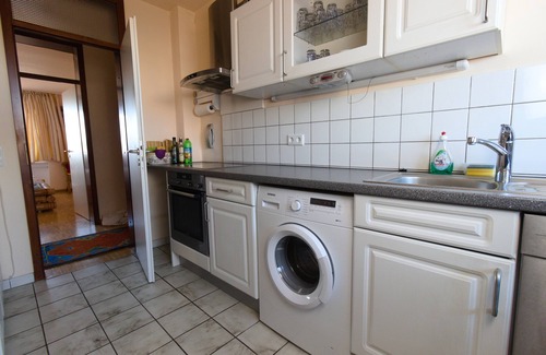 Heiderhof Apartment | Beautiful Sunrises and Central Comfort in Bonn