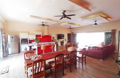 Hin Lek Fai Villa | Bright 4-Bed Pool Villa with Ocean View and Spa