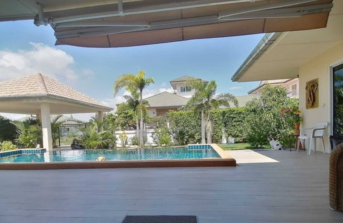 Hin Lek Fai Villa | Bright 4-Bed Pool Villa with Ocean View and Spa