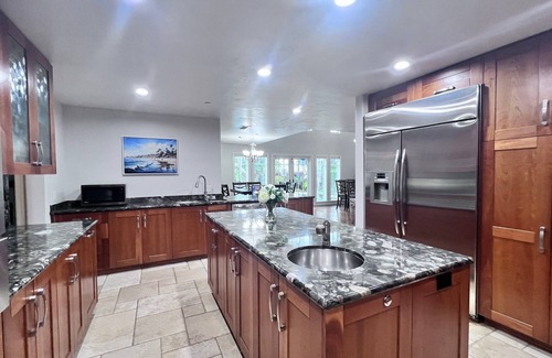 Southwest Anaheim House | Beautiful 5 Bedroom Home with Pool & Ocean Views