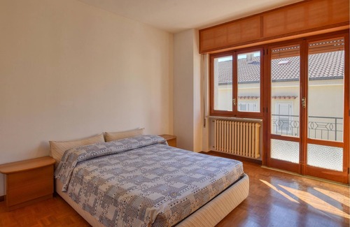 Montepaone Lido Apartment | Scenic Oceanfront Retreat in Prime Central Location