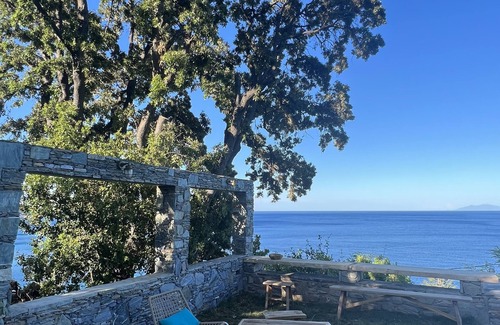Pozzo House | Unforgettable Views with Family-Friendly Amenities Await
