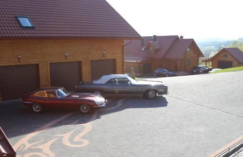 Gruszow Apartment | Stunning View Vineyard in the Picturesque Beskid Mountains