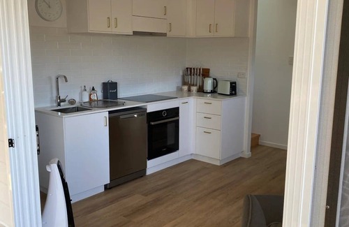 Mullumbimby Apartment | Scenic Views & Cozy Beds Near Banya Bathhouse Spa