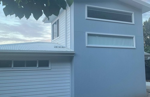 Mullumbimby Apartment | Scenic Views & Cozy Beds Near Banya Bathhouse Spa