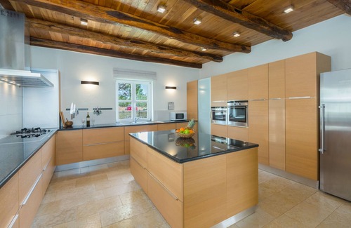 Kastelir-Labinci Villa | Seaside Villa for 12: Spa, Pool & Ocean Views Awaits