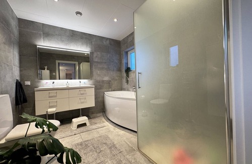 Haellsvik House | Beautiful Torslanda Villa with Oceanfront Views and Spa