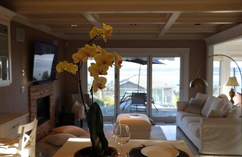 West Vancouver Villa | Gorgeous West Van Duplex with City Views & Family-Friendly Amenities