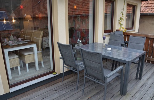 Niedergurig Apartment | Idyllic WILDROSE Retreat by Scenic Heath and Pond