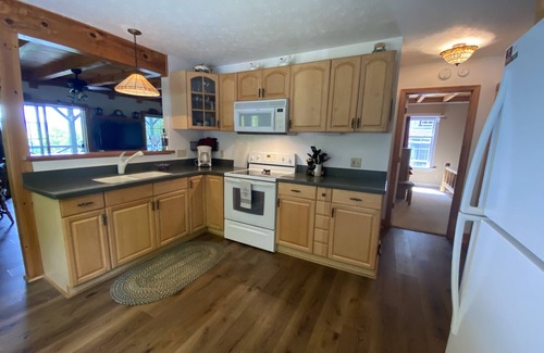 Hiawassee House | Breathtaking Mountain Views with Pet-Friendly Amenities