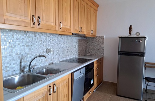 Aipeia Apartment | Beachside Getaway in Chrani with Pool and Ocean Views