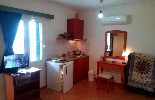 Kalamitsi Apartment | Experience Oceanfront Comfort at Fantastico Studios