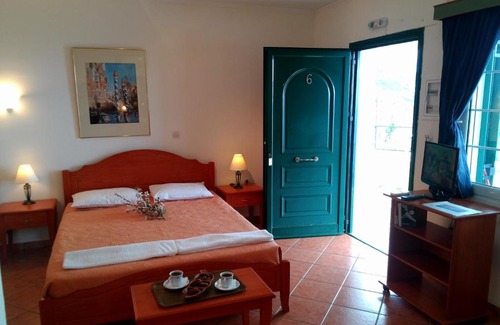 Kalamitsi Apartment | Experience Oceanfront Comfort at Fantastico Studios