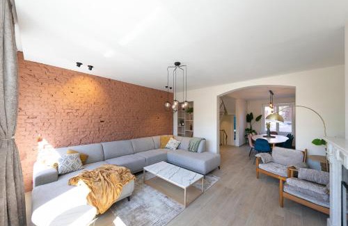 Ieper Villa | Elegant Herenhuis ENSEMBLE: 4-Star Stay with Top Amenities
