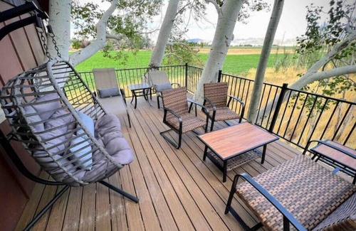 Nephi House | Enchanting Treehouse Resort with Spa and Family Amenities