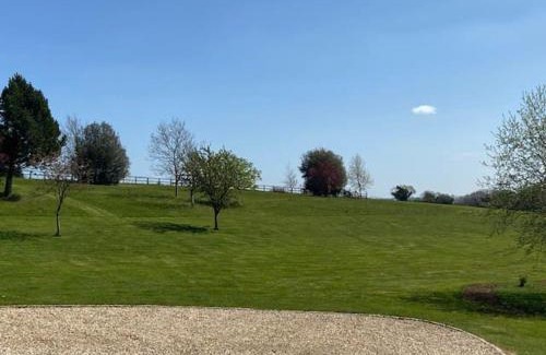 Wyck Rissington Apartment | Pet-Friendly Retreat at Far Hill Studio - Rated 8/10