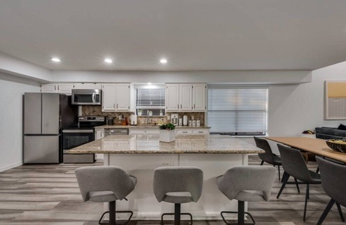 Far North Dallas House | Chic Haven in Far North Dallas - Rated 10/10 with Family Amenities