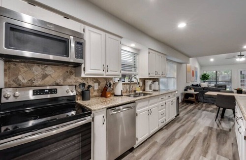 Far North Dallas House | Chic Haven in Far North Dallas - Rated 10/10 with Family Amenities